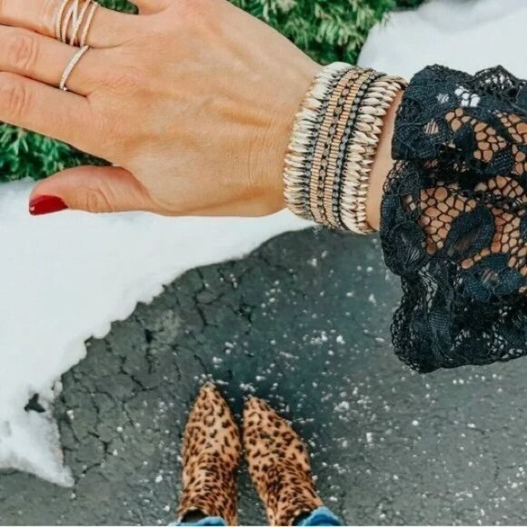 💜 Stella & Dot Pegasus Gold Statement Cuff Bracelet NIB - Picture 2 of 8